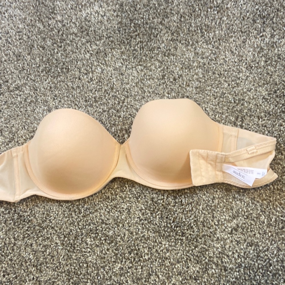 Strapless nude bra
